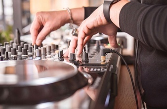 Kunsthauscafe- Live Dj Set